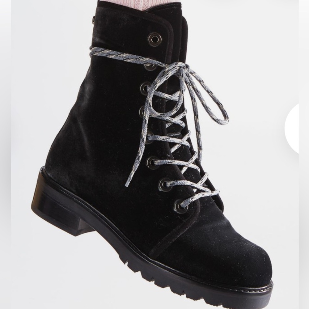 NWOT Stuart Weitzman Metermaid Lace-Up Velvet Suede Boots - Picture 1 of 7